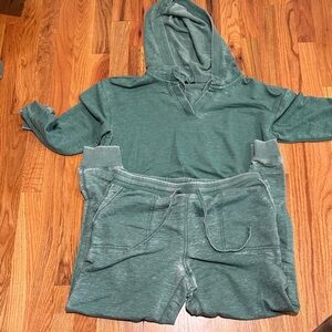 Green Hoodie and Sweatpants Set size Medium by Jane Delancey